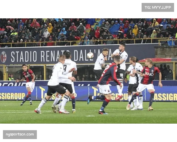 维罗纳中场绞杀战术效果下降,防守反击时三线推进衔接不够流畅 维罗纳中场绞杀战术效果下降,防守反击时三线推进衔接不够流畅